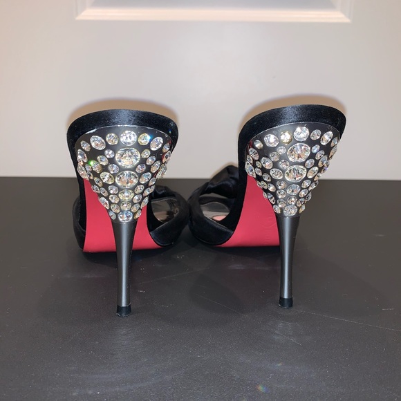 Shoes - Picture 2 of 4